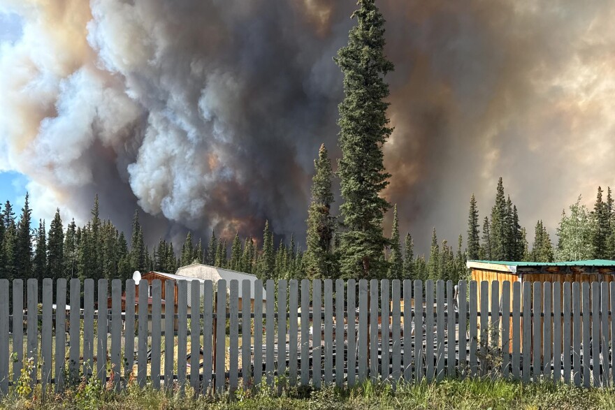 The Mukluk Fire approaches Tok homes on Aug. 17, 2026.