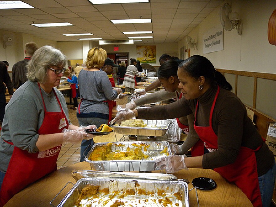 Thanksgiving day volunteers in NYC