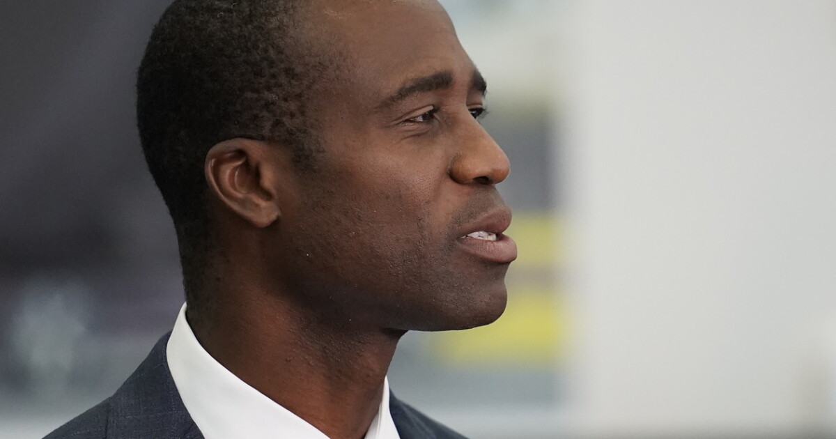 Miami-Dade commissioners cast doubt on Ladapo’s evidence against water fluoridation Miami-Dade commissioners cast doubt on Ladapo’s evidence against water fluoridation