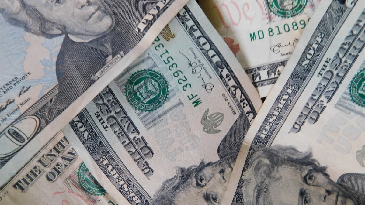 Economic news won't sway election voters, University of Michigan consumer expert says