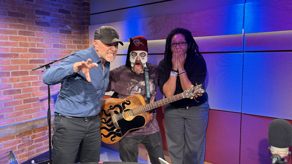 The very spooky Doctor Gasp joins The Fabulous 413 for Live Music Friday.