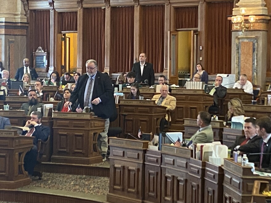 An amendment to regulate kratom, rather than prohibit the substance failed 44 -51 with a mix of Democrats and Republicans voting in support of the amendment.