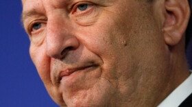 White House economics adviser Larry Summers has announced he will step down after the elections.