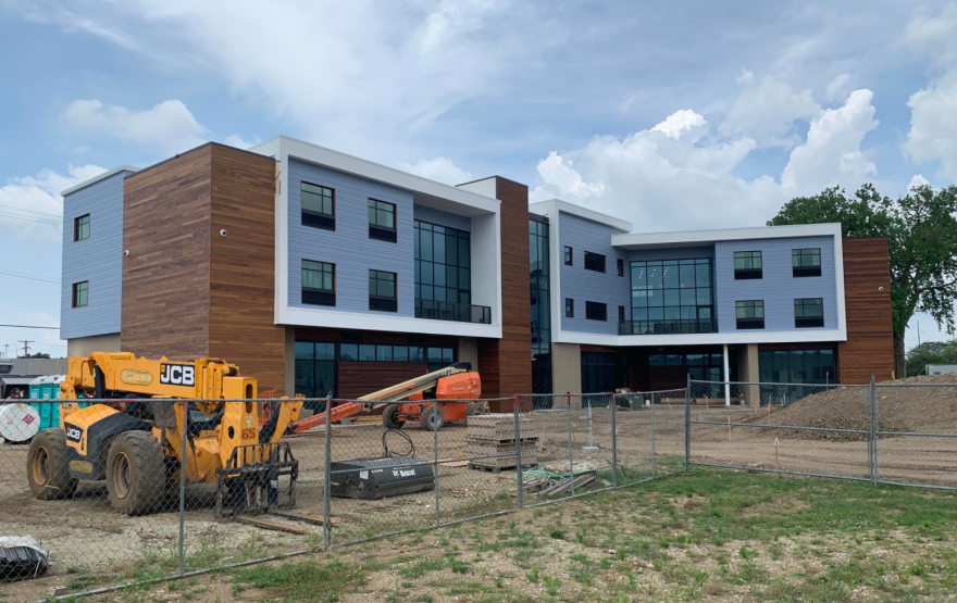 One Fifteen has been seeing patients since last October but at the start of the pandemic pivioted to telehealth visits. It will open a live-in facility this fall.