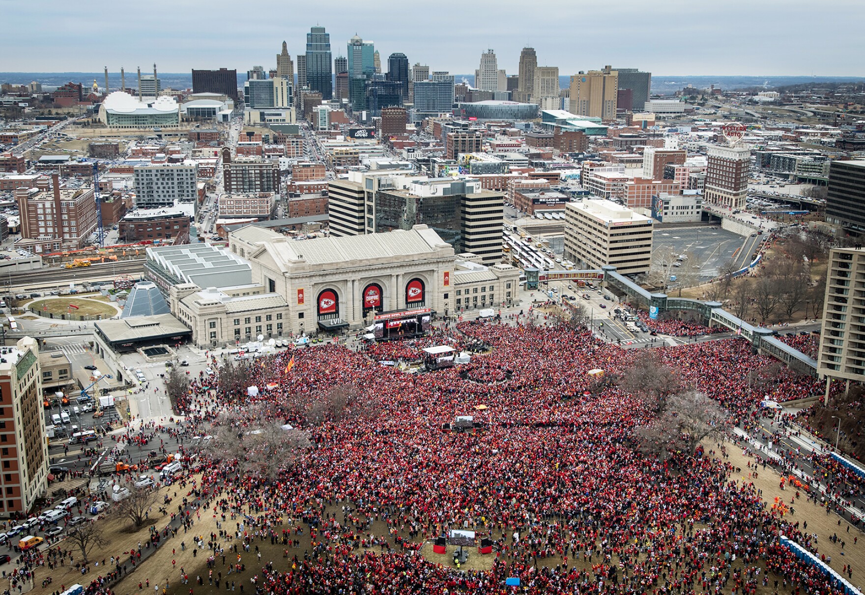 Photos Kansas City turns red as Chiefs fans throw a massive 2025 Super