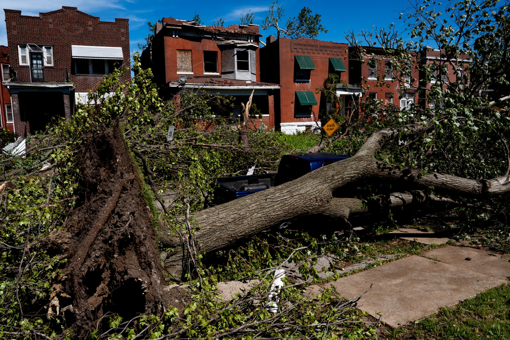 Photos: St. Louis begins recovery after a powerful tornado ripped ...