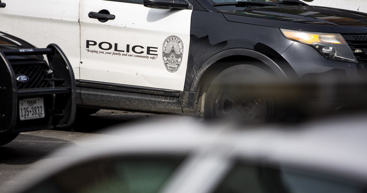 Austin police officer injured in shooting near Zilker Park | KUT Radio ...