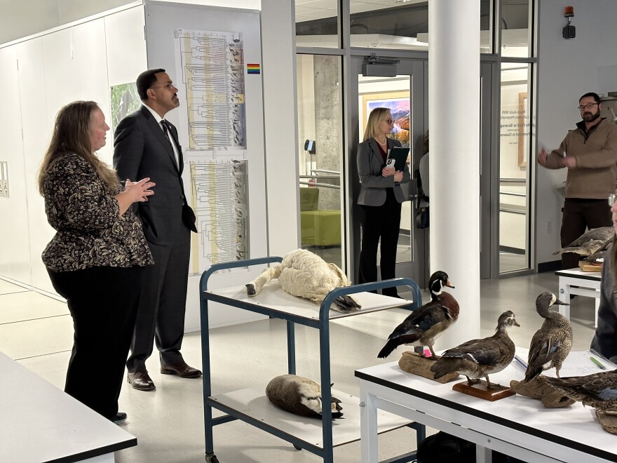 SUNY Chancellor John King visits SUNY-ESF.