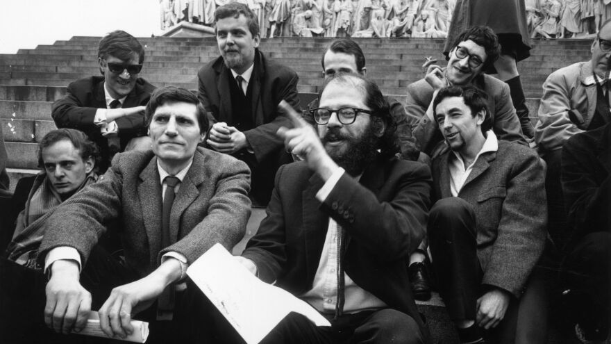 Critic Juan Vidal wonders why so few modern poets pack the punch of Allen Ginsberg, Pablo Neruda or Amiri Baraka.