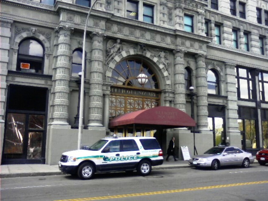 Ellicott Square Building after threat was called in April 2010