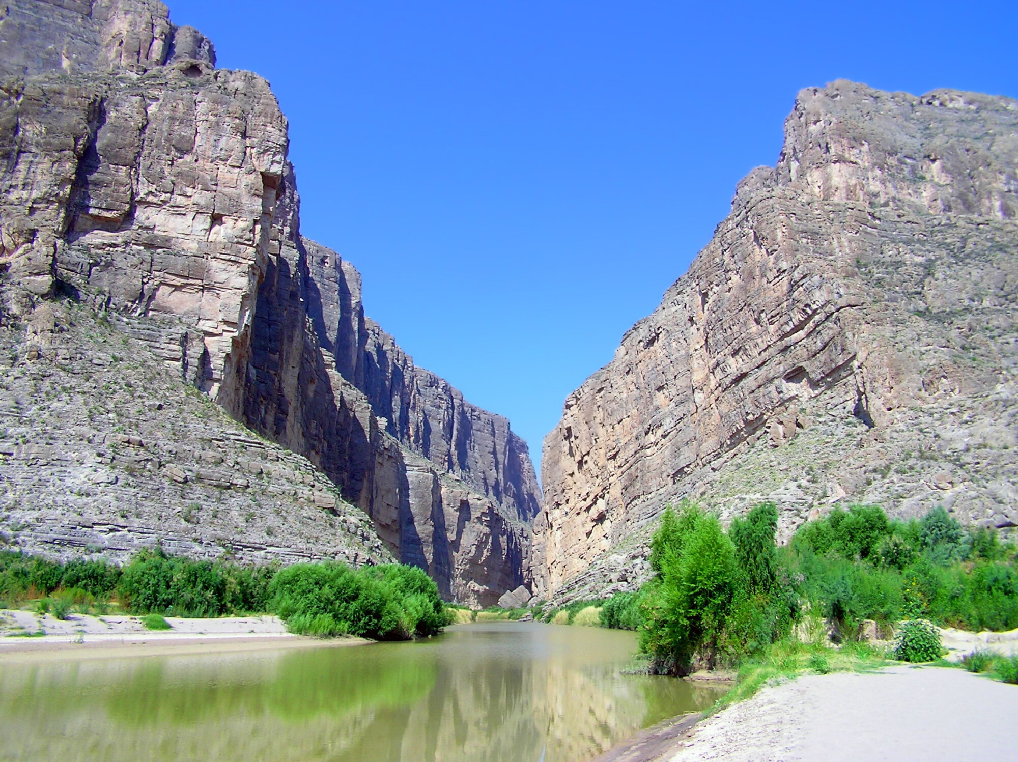 Border construction paused in Big Bend National Park as West Texas opposition grows