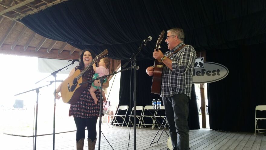 Kenny and Amanda Smith with daughter Annabelle Blake Smith