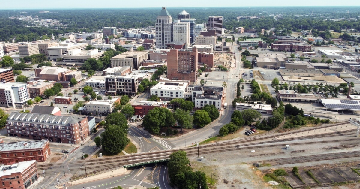 Former Greensboro Mayor Carolyn Allen dies at 93