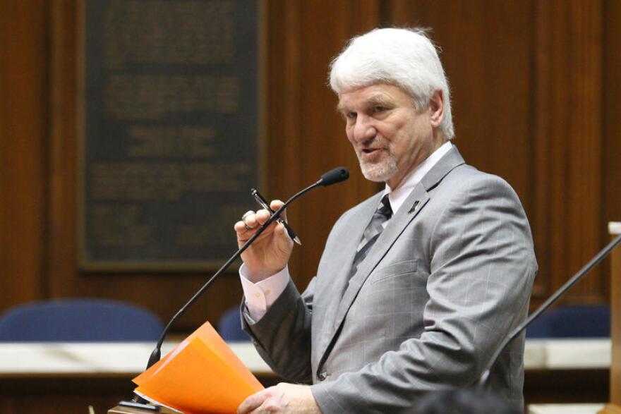 Rep. Tony Cook authored HB 1404, which outlines what metrics the state board of education should consider to use for grading schools. (Lauren Chapman/IPB News)