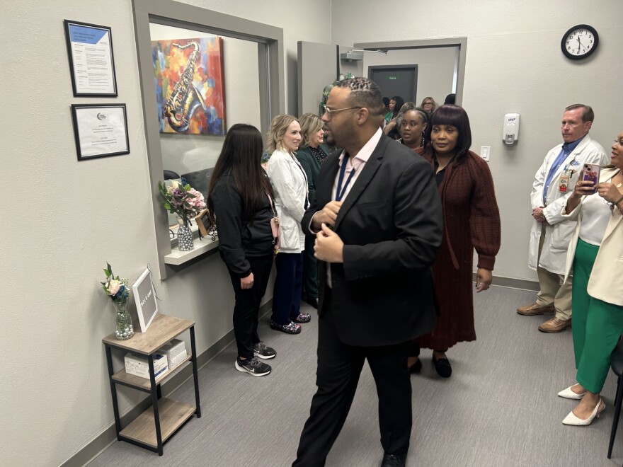 Immediately following the ribbon cutting ceremony to celebrate the opening of a school-based health clinic at Bossier High School, the public got its first look at the clinic.