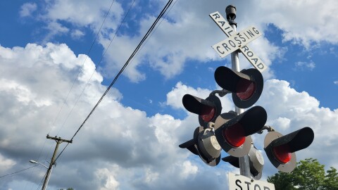 Image of railroad crossing at Queponco station in Newark, MD