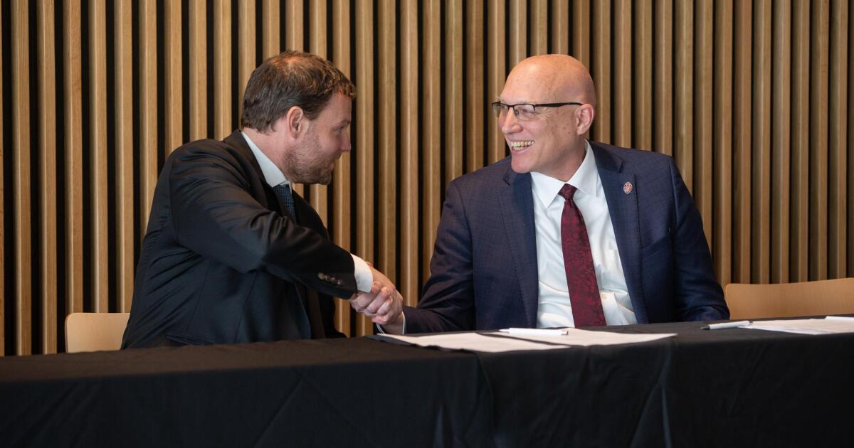 L’Université de Cincinnati signe un accord de recherche avec la société française Thales L’Université de Cincinnati signe un accord de recherche avec la société française Thales