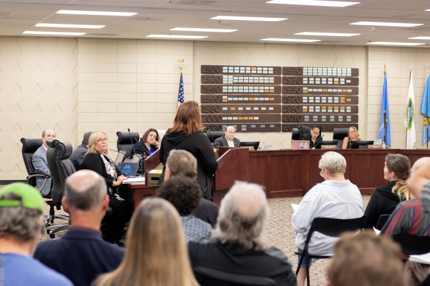 Mitchell Elementary kindergarten teacher Linda Jones-Sosa speaks in front of the Tulsa Public Schools Board of Education.