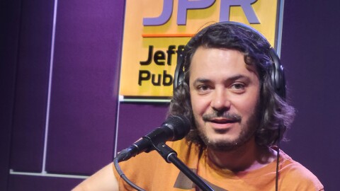 Max Gomez performing at JPR