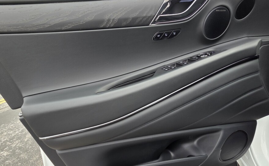 2026 Genesis GV80 Coupe 3.5T E-SH MHEV Prestige Black AWD door panel