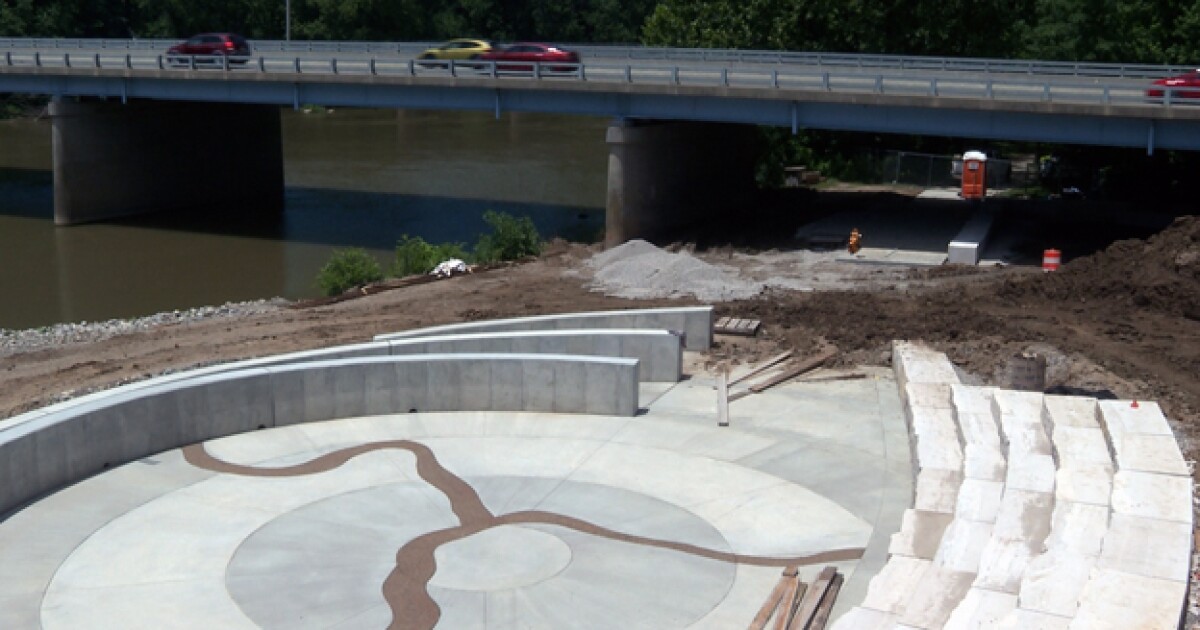 Columbus Mayor Ferdon on riverfront, July 4 celebration