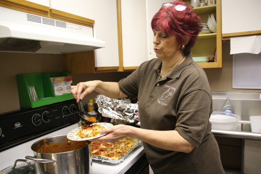 linda_making_me_spag_pizza_0.jpg