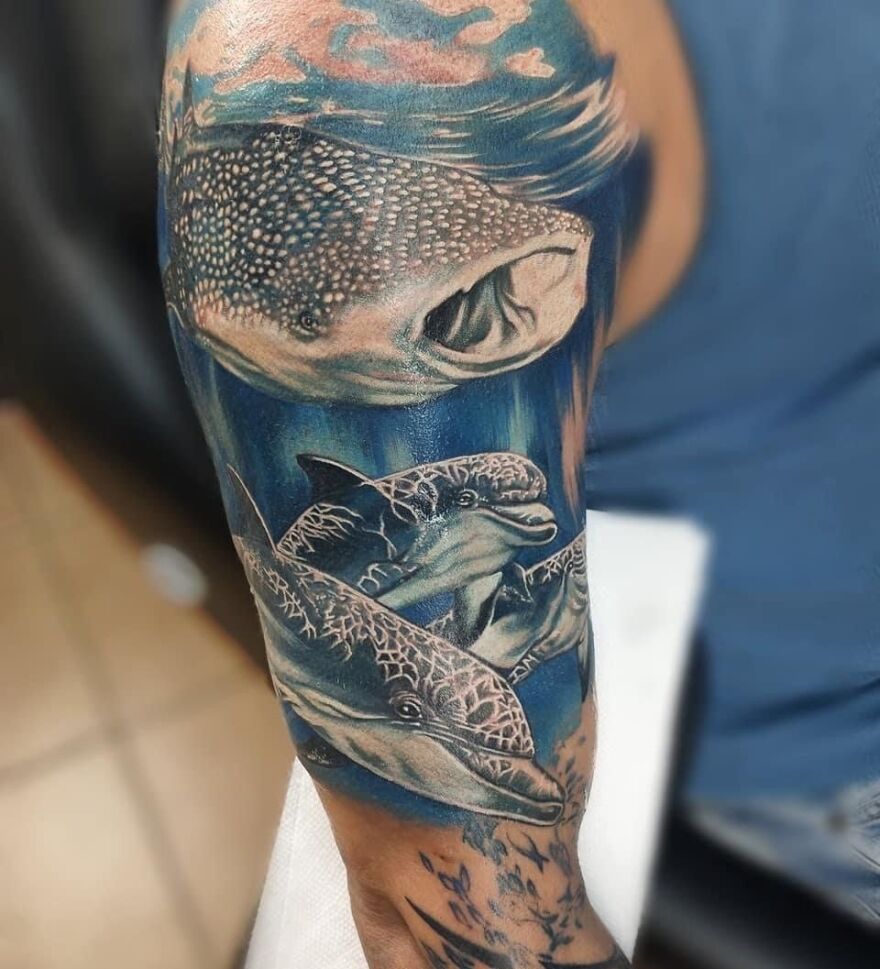 Savannah Leslie color tattoo