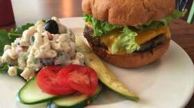 lucy_bleuz__burger