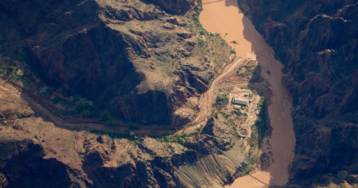 Two dead, one hiker still missing after Grand Canyon flash flooding
