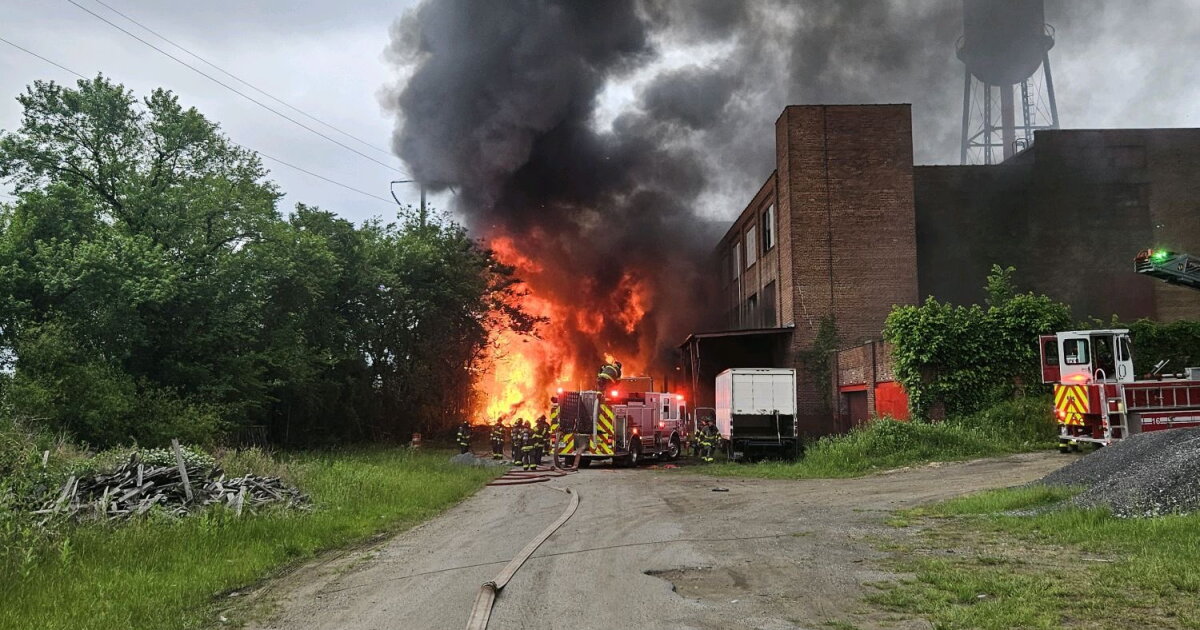 More than 200 firefighters battle massive warehouse blaze in Baltimore ...