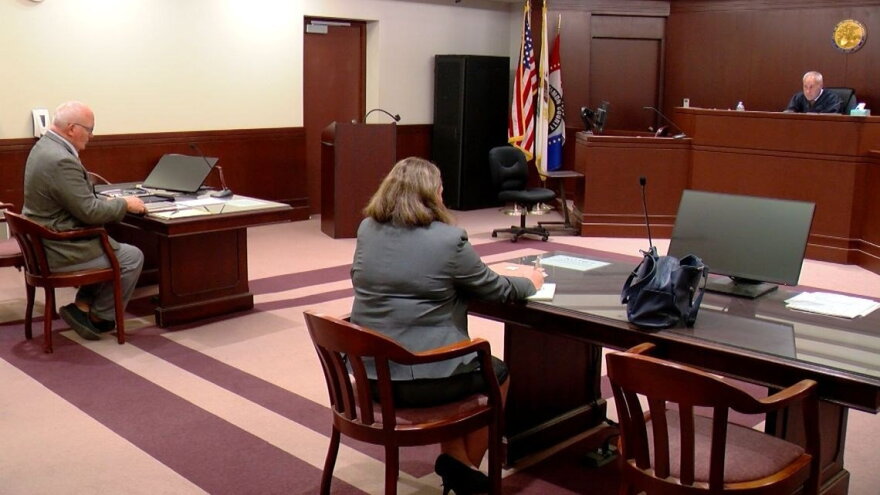 Attorneys for Capitol News Illinois, left, and the Illinois Attorney General’s office speak to Sangamon County Judge Jack Davis II during a hearing on Sept. 9, 2026.