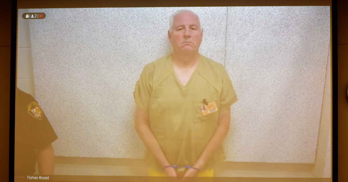 Retired Columbus police officer who shot Donovan Lewis changes plea to reckless homicide charge