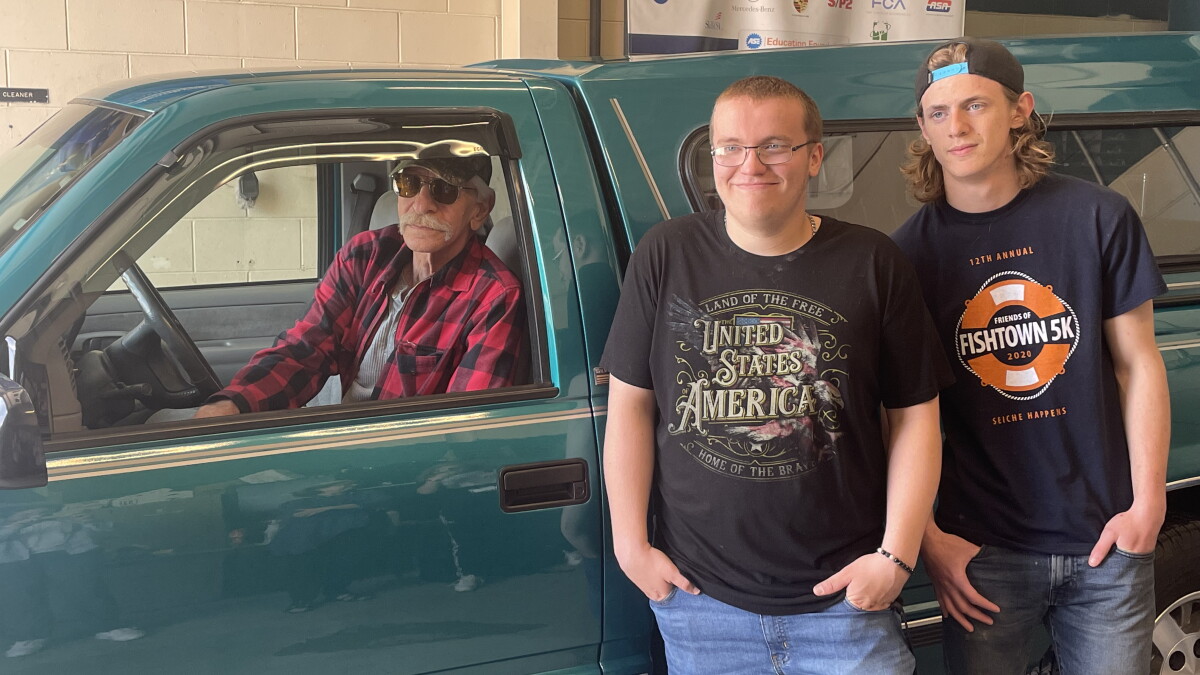 High school seniors restore man's truck damaged in Gaylord tornado - Vimarsana News