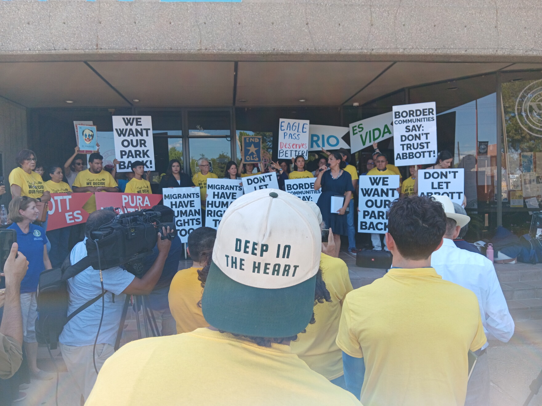 Eagle Pass says no to Abbott's border actions, takes park back | TPR