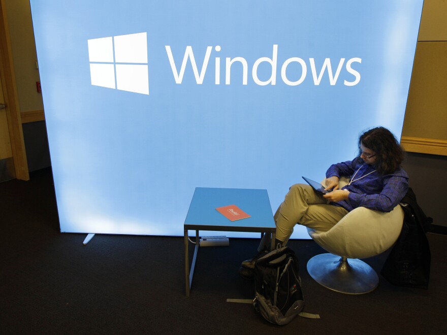 Microsoft says it's patching a Windows security flaw cited in a report on alleged spying by Russian hackers.