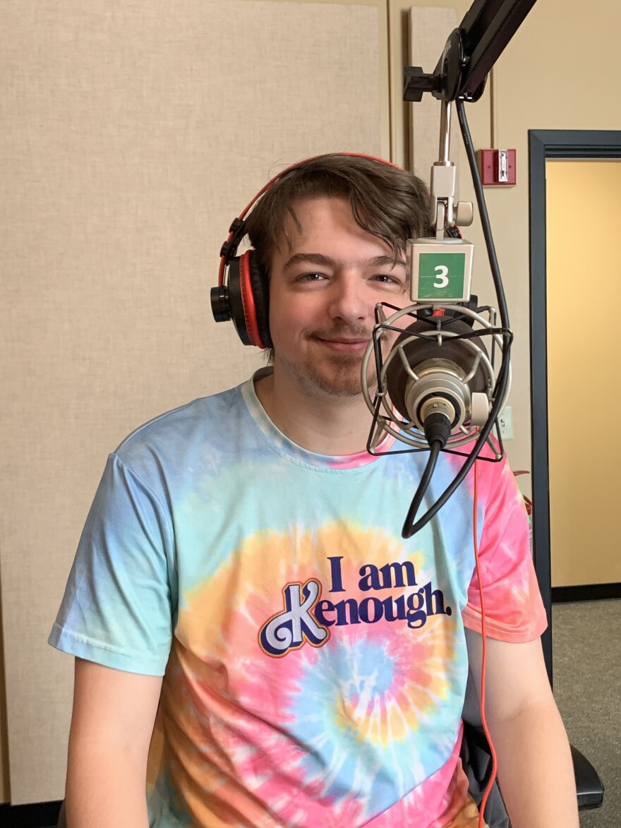 Josh Seabaugh, a 2022 Southeast Missouri State University Alum, visited the KRCU Public Radio studios for his 'SEMO Spotlight' interview.