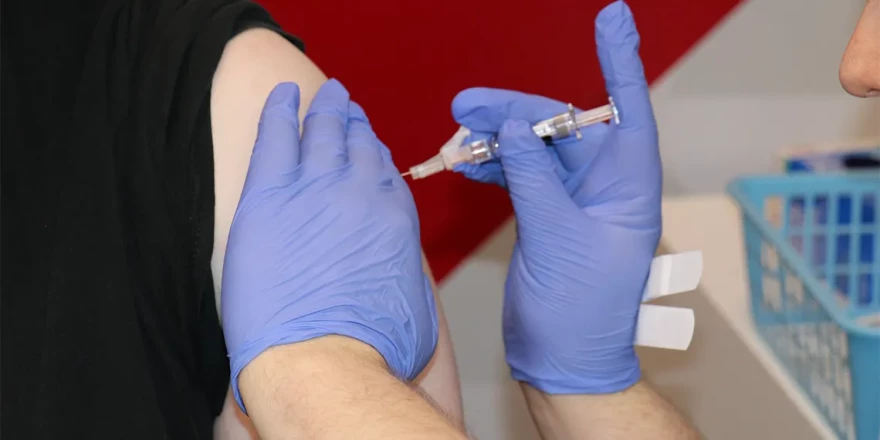 Getting a vaccine against the flu is still the best way to guard against the illness, health officials say.