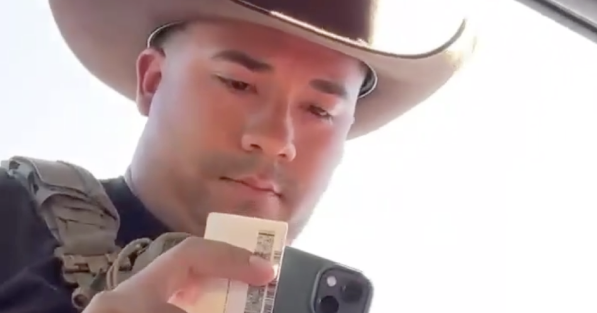 U.S. citizen father and daughter pulled over, questioned by ICE agents in Kansas