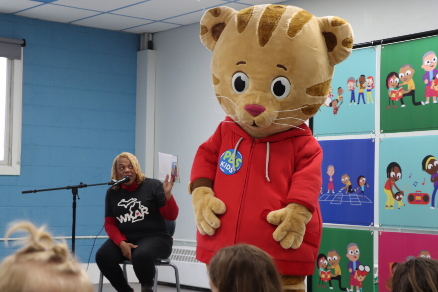 Daniel Tiger from the PBS KIDS® show Daniel Tiger’s Neighborhood attending Storytime with Mrs. Pizzo