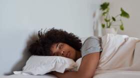 A new study finds the key to feeling rested may rely on a regular routine. (Getty Images)