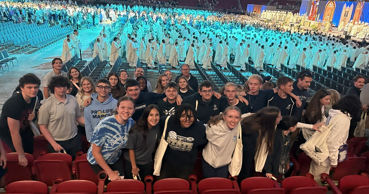 Central Catholic students inspired after attending Fulton Sheen beatification