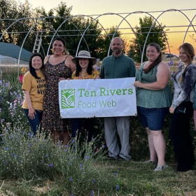 10 Rivers Food Web gets its name from the 10 rivers that flow through its service area – the Alsea, Calapooia, Long Tom, Luckiamute, Marys, North and South Santiam, Siletz, Willamette, Yachats, and Yaquina.