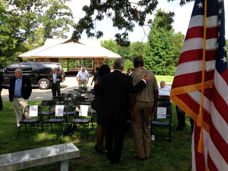 Governor Mike Beebe at the Arkansas Veterans Cemetery