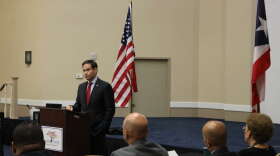 Sen. Marco Rubio addresses a round table discussion on Puerto Rico in Orlando. Photo: Matthew Peddie, WMFE