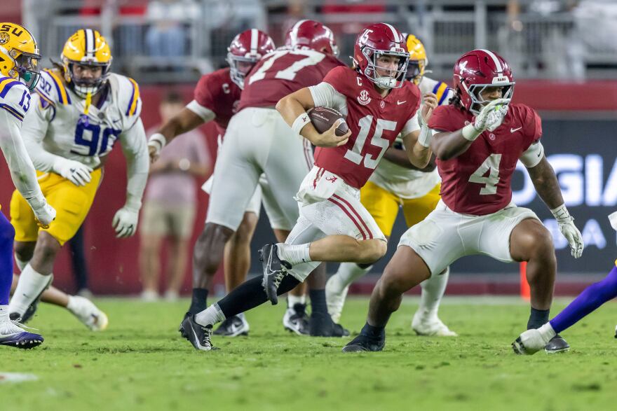 Alabama quarterback Ty Simpson (15) runs the ball against LSU during the second half of an NCAA college football game, Saturday, Nov. 8, 2025, in Tuscaloosa, Ala. (AP Photo/Vasha Hunt)