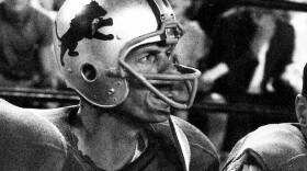 George Plimpton plays with the Detroit Lions in <em>Plimpton! Starring George Plimpton As Himself</em>.