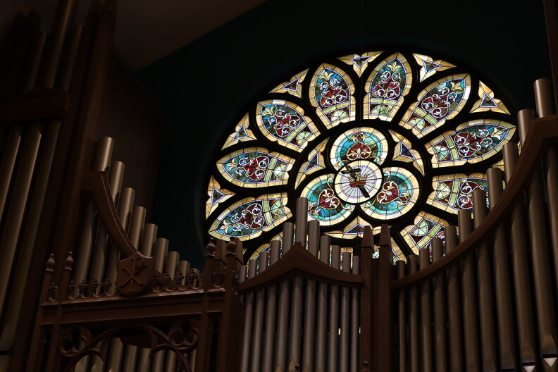 Christian Nationalism’s Scope Extends to Economic and Political Aims, According to Journalist