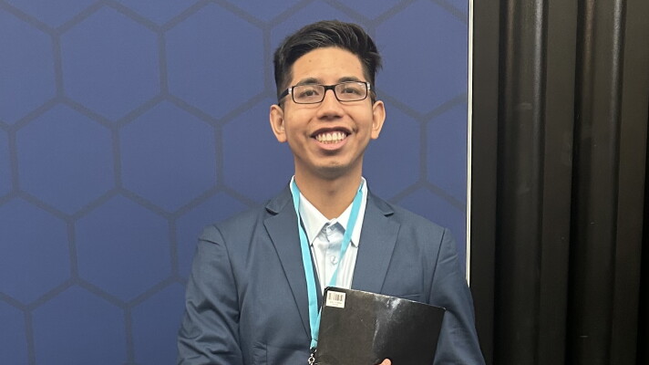 Vallejos at the Society of Hispanic Professional Engineers conference in 2023. 