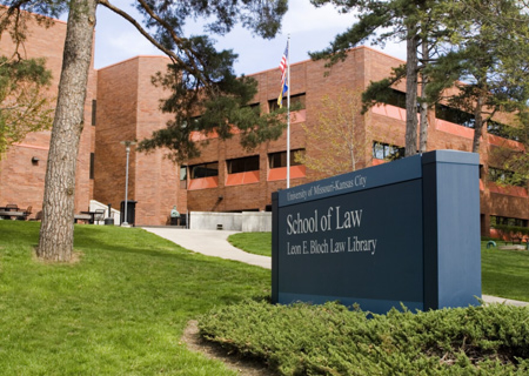 Law school. Университет Миссури в Канзас-Сити. Университет Джорджии Law School. Capdej+"New England School of Law". University of Missouri Music School.