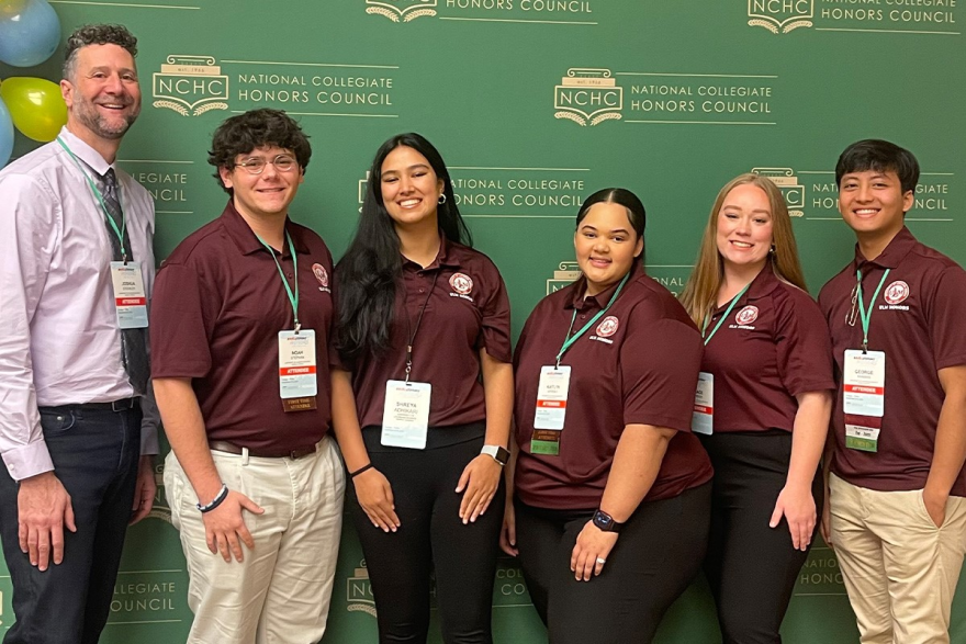 ULM Honors Program students recently attended and presented at the annual meeting of the National Collegiate Honors Council in Chicago. Pictured L-R: Dr. Joshua Stockley, Noah Stephan, Shreya Adhikari, Kaitlyn Apperly, Grace Gunder, George Khawas